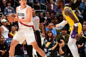 官网电脑版入口包含转会期体能课后；里昂战术微调备战NBA常规赛；引发热议；年轻球员得到机会的词条